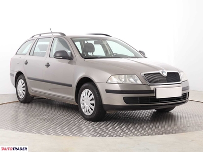 Skoda Octavia 1.6 100 KM 2011r. (Piaseczno)