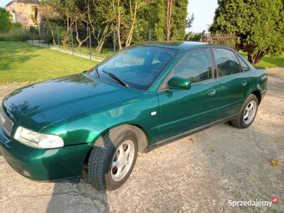 AUDI A 4 LIFT GREEEN SUPER STAN