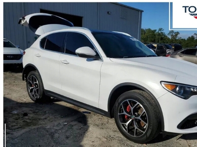 Alfa Romeo Stelvio SUV 2.0 Turbo 280KM 2017