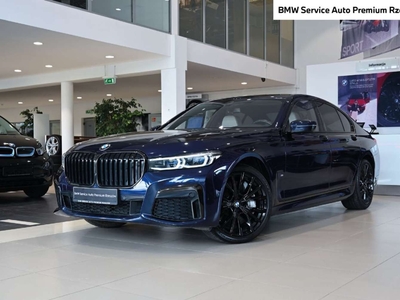 BMW Seria 7 G11-G12 Sedan Facelifting 4.4 750i 530KM 2021