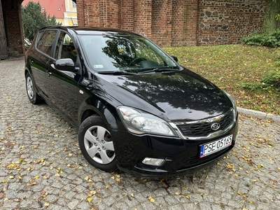 Kia Ceed I Hatchback 5d Facelifting 1.4 DOHC CVVT 90KM 2010