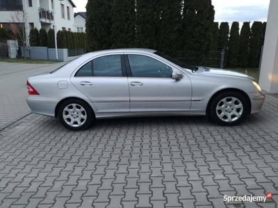 Mercedes C - klasa W203 kompresor sedan anglik 2005 polift