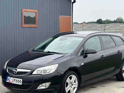 Opel Astra J