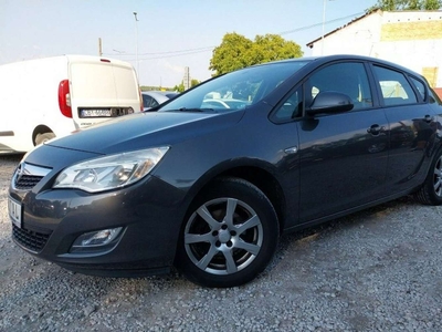 Opel Astra J Hatchback 5d 1.4 Turbo ECOTEC 140KM 2010