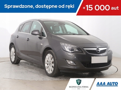 Opel Astra J Hatchback 5d 1.4 Turbo ECOTEC 140KM 2012