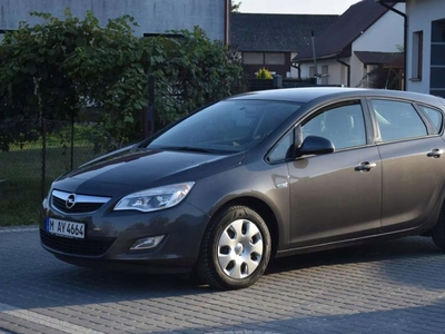 Opel Astra J Hatchback 5d 1.4 Twinport ECOTEC 100KM 2010