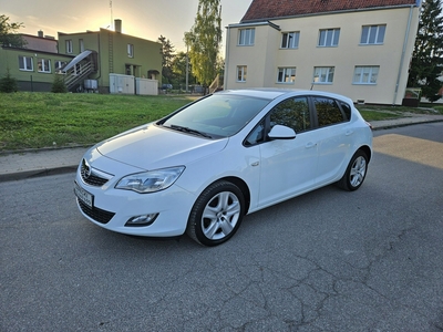 Opel Astra J Hatchback 5d 1.4 Twinport ECOTEC 100KM 2012