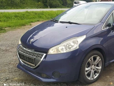 Peugeot 208 I Hatchback 3d 1.2 VTI 82KM 2012