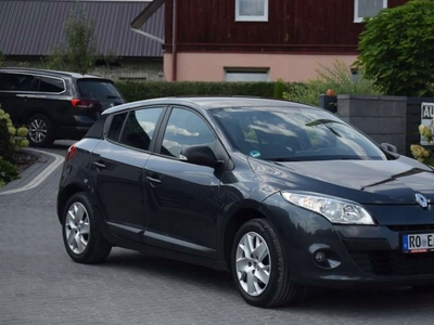 Renault Megane III Hatchback 1.6 16v 100KM 2011