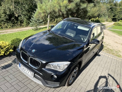 Samochód BMW x1 2013