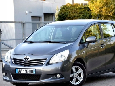 Toyota Verso Minivan 2.0 D-4D 126KM 2011