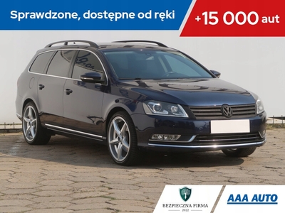 Volkswagen Passat B7 Variant 2.0 TDI CR DPF BlueMotion 140KM 2013