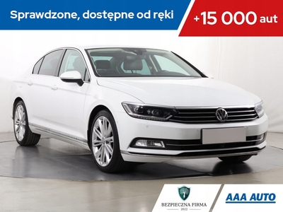 Volkswagen Passat B8 Limousine 1.8 TSI BlueMotion Technology 180KM 2015