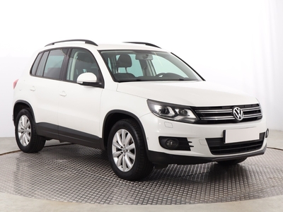 Volkswagen Tiguan , Salon Polska, 1. Właściciel, Serwis ASO, Navi, Xenon,