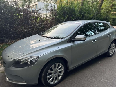 Volvo V40 II