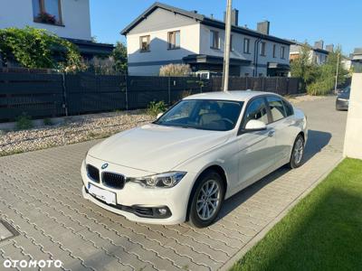 BMW Seria 3 318i Advantage