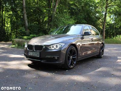 BMW Seria 3 320i Efficient Dynamics Edition Luxury Line