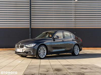 BMW Seria 3 335i xDrive Luxury Line