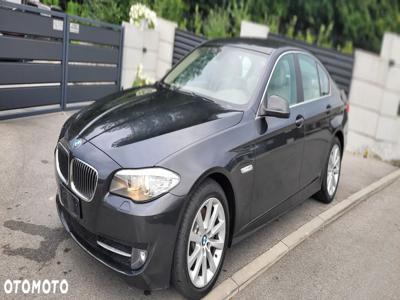 BMW Seria 5 523i Touring Sport-Aut