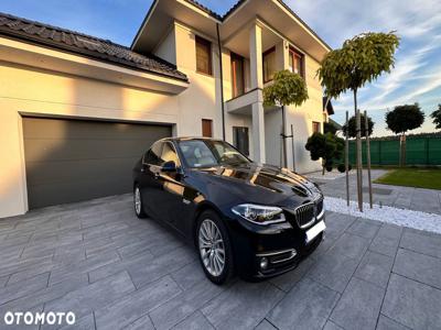 BMW Seria 5 528i xDrive Luxury Line