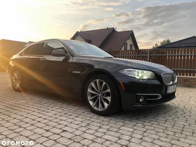 BMW Seria 5 528i xDrive Luxury Line