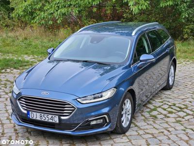 Ford Mondeo Turnier 2.0 Ti-VCT Hybrid Titanium