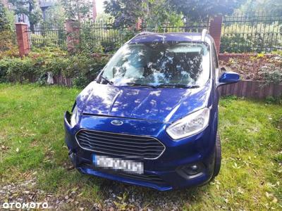 Ford Tourneo Courier 1.0 EcoBoost Titanium