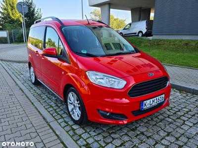 Ford Tourneo Courier 1.0 EcoBoost Titanium