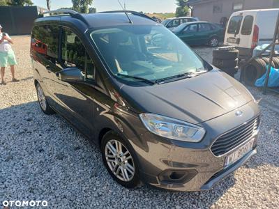 Ford Tourneo Courier 1.5 TDCi Titanium