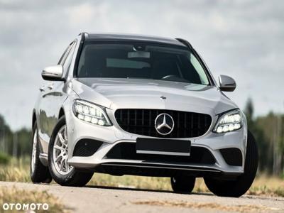 Mercedes-Benz Klasa C 200 d T 9G-TRONIC Night Edition