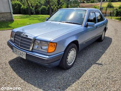 Mercedes-Benz W124 (1984-1993)