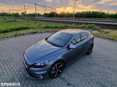 Volvo V40 D4 Drive-E R-Design Summum