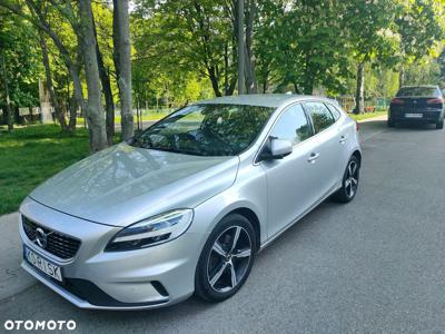 Volvo V40 T3 Drive-E R-Design Momentum