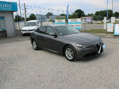 Alfa Romeo Giulia II Sedan 2.0 Turbo 200KM 2019