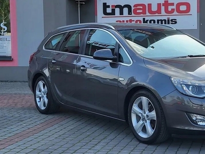 Opel Astra J Sports Tourer 1.4 Turbo ECOTEC 140KM 2011