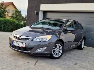 Opel Astra J Sports Tourer 1.7 CDTI ECOTEC 125KM 2011