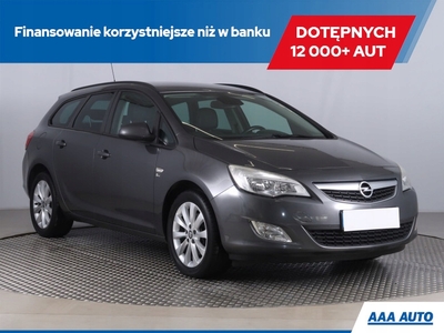 Opel Astra J Sports Tourer 1.7 CDTI ECOTEC 125KM 2012