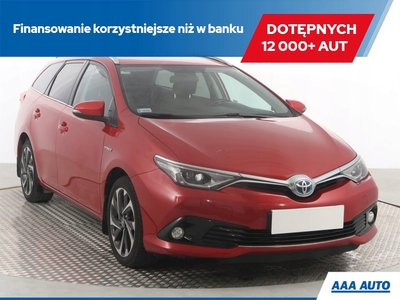 Toyota Auris II Touring Sports Facelifting 1.8 Hybrid 136KM 2016