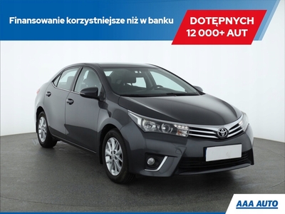 Toyota Corolla X Sedan Facelifting 1.6 Valvematic 132KM 2014