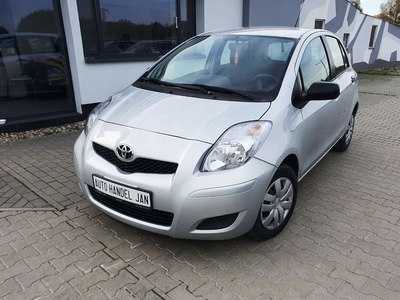 Toyota Yaris II Hatchback 5d 1.0 VVT-i 69KM 2010