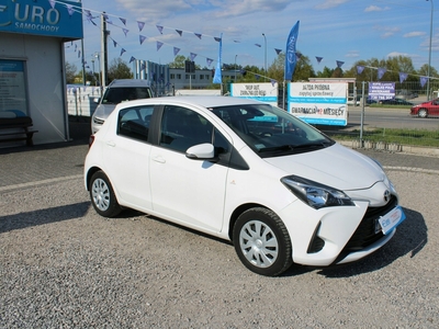 Toyota Yaris III Hatchback 5d Facelifting 2017 1.5 Dual VVT-iE 111KM 2020