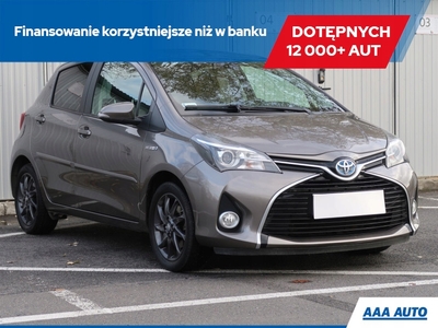 Toyota Yaris III Hatchback 5d Facelifting Hybrid 100KM 2016