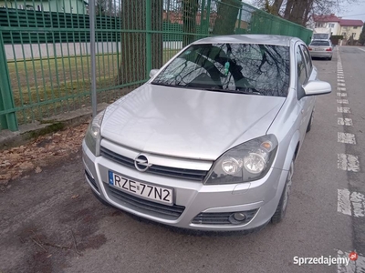 Opel astra H 3 1.7