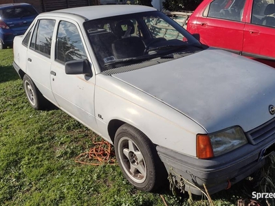 Opel Kadett 1.6 benzyna