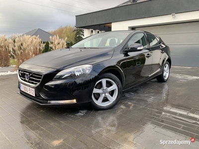 VOLVO V40 D2 MOMENTUM 1.6 Diesel 115 KM 2013 r. 196.000 km