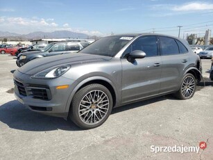 2020 PORSCHE CAYENNE