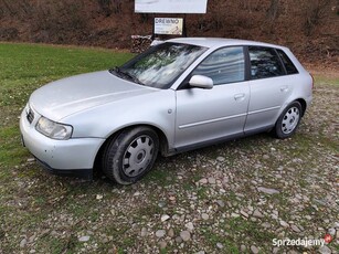 Audi A 3 1.6 benzyna 5 drzwi stan bdb