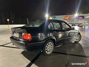 BMW e36 sedan skóry 1.6