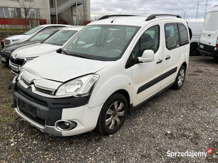 Citroeb berlingo 6.2015 - 1.6hdi - 115km - 199000km - uszkodzony