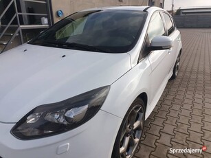 Ford Focus III 2.0 ST 250KM. Piękna bestia - uszk. głowica.